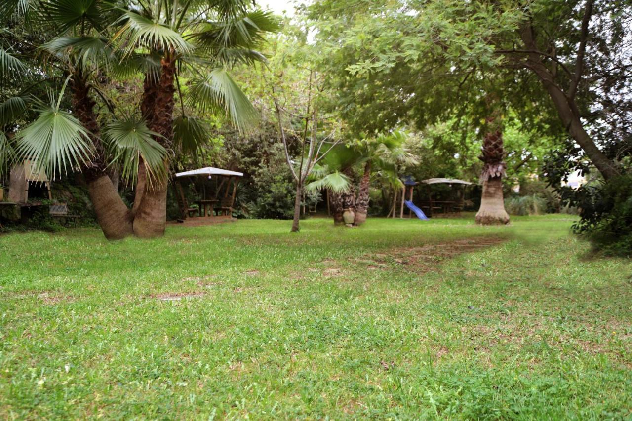 Les Jardins Du Patriarche Hotel Hotel