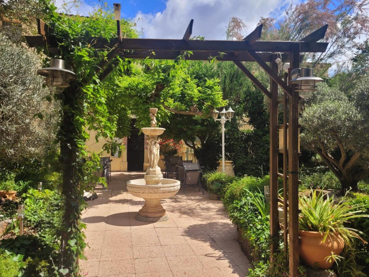 Les Jardins Du Patriarche Hotel 2*